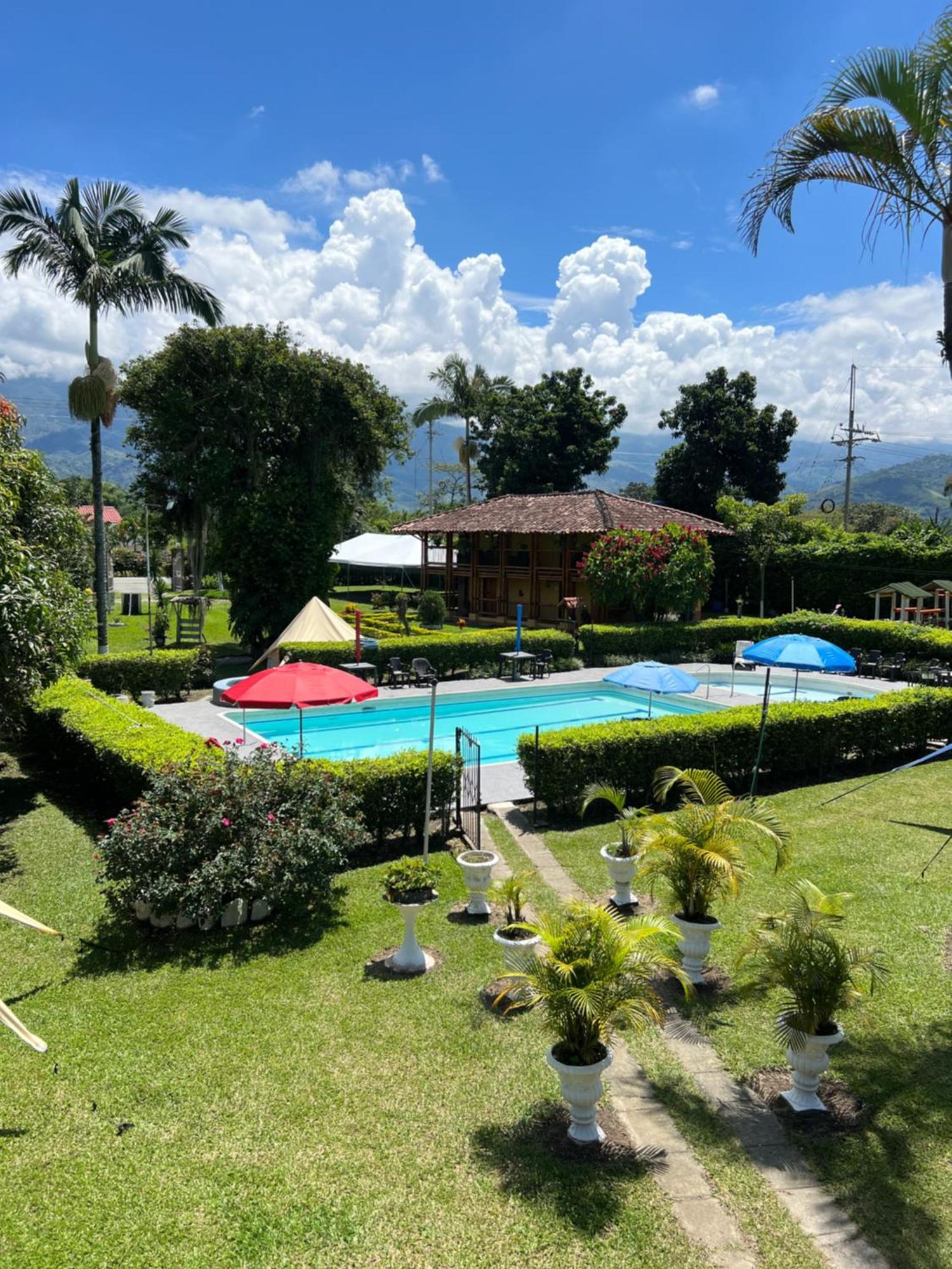 Villa Alejandra Del Quindio Calarcá Екстериор снимка