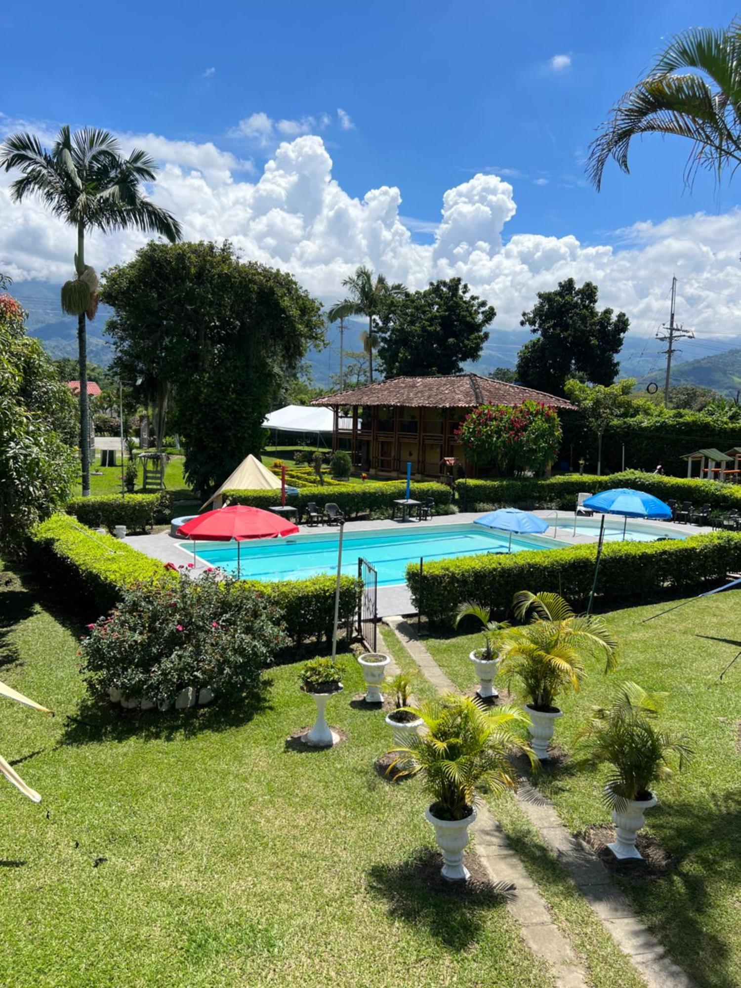 Villa Alejandra Del Quindio Calarcá Екстериор снимка