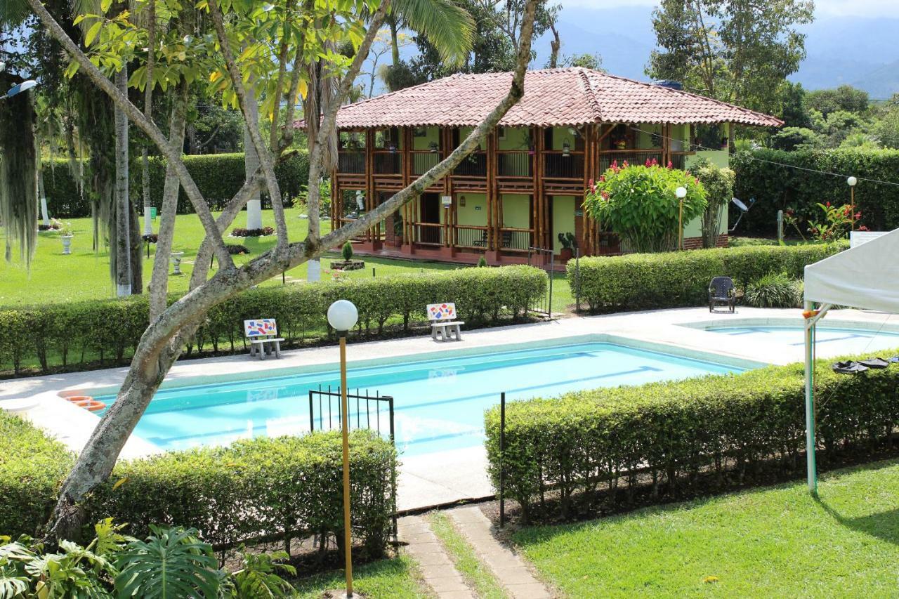 Villa Alejandra Del Quindio Calarcá Екстериор снимка